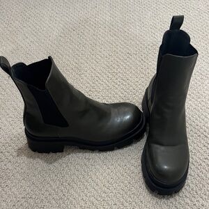 Zara Women’s Dark Green Chelsea Boots